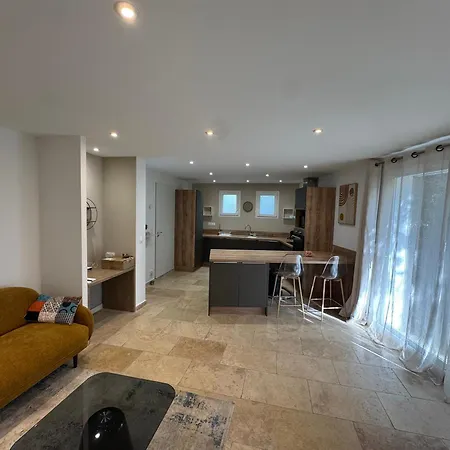 Superbe T2 Moderne - Entree De - Parking Prive Daire